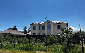 Tuenduek Guest House, Karakol